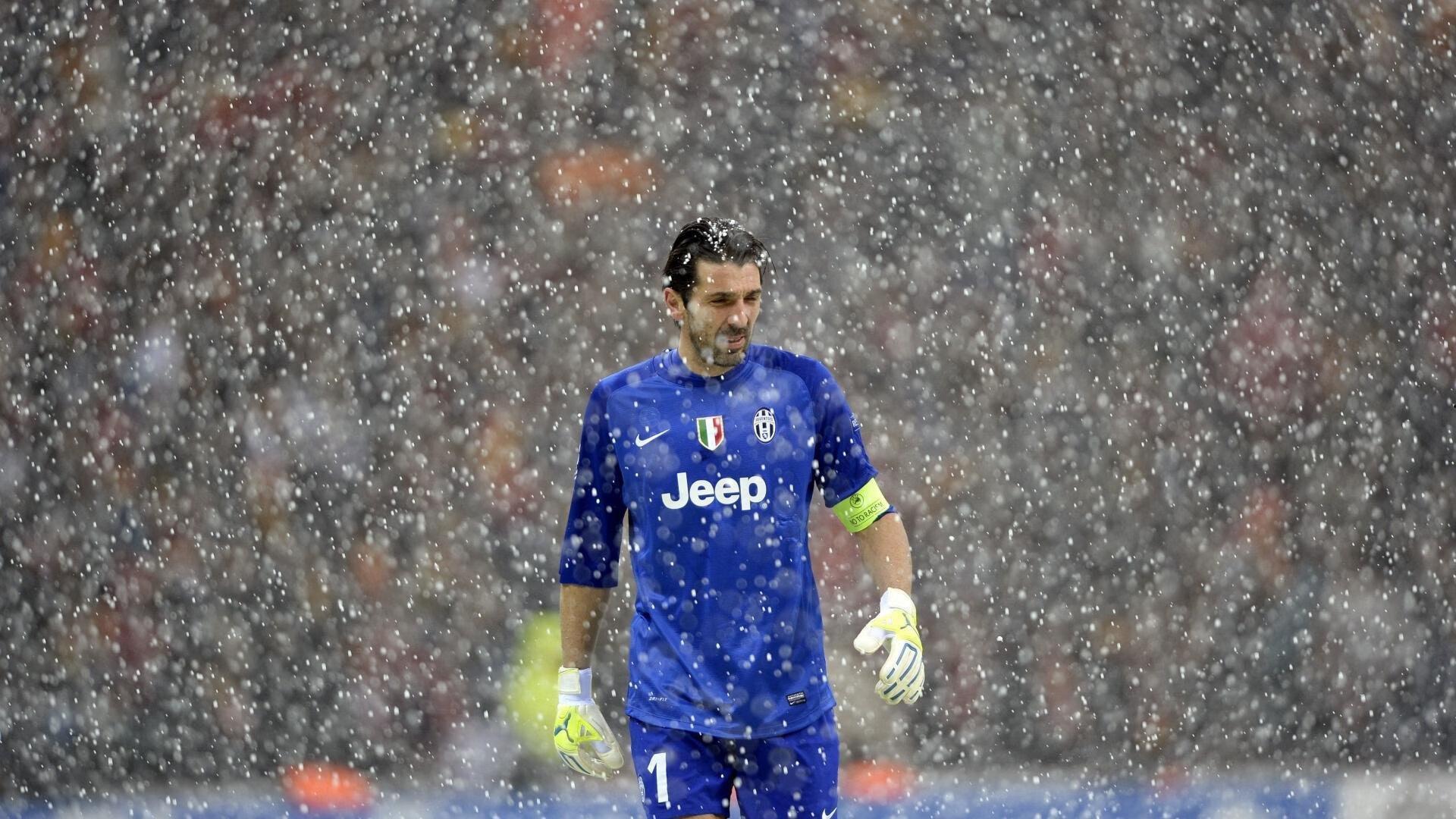 半场战报，苏州东吴1-1上海海港，马辅渔闪击破门，加布里埃尔头槌扳平