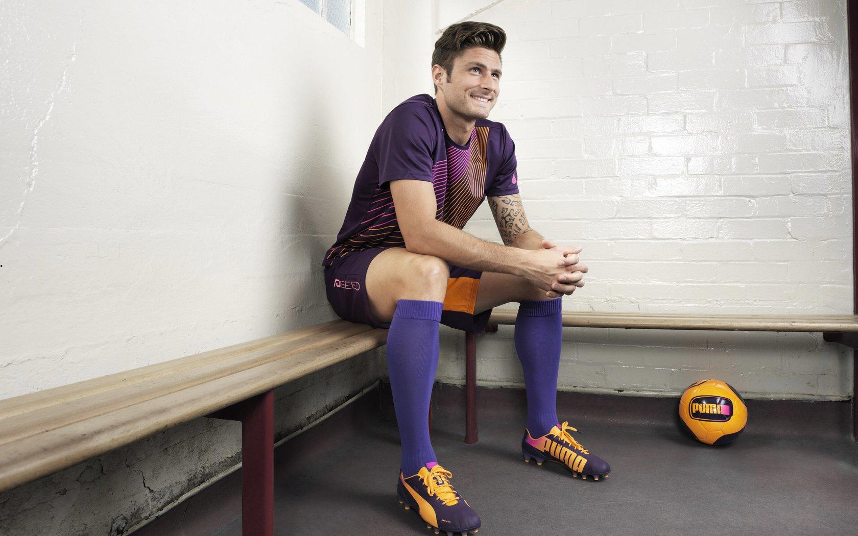 电竞平衡性争议再起，业界呼吁拳头公司借鉴暴雪经验，以动态调整顺应游戏发展潮流